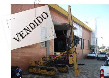 Equipamento usado - Carreta de perfuração
